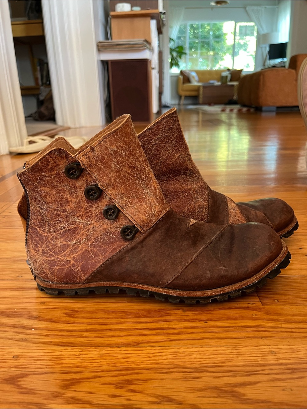 Cydwoq Brown Leather Button Ankle Boots
